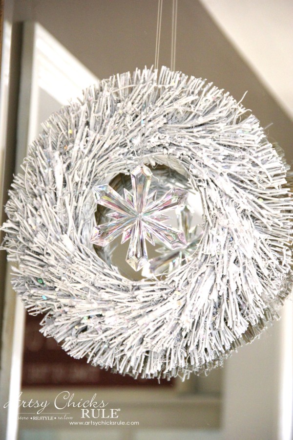 Coastal Christmas Foyer - Snow Covered Wreath - artsychickrule.com #Christmasdecor #coastalChristmas