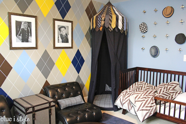 yellow, navy, gray and tan painted argyle pattern on wall boy's room