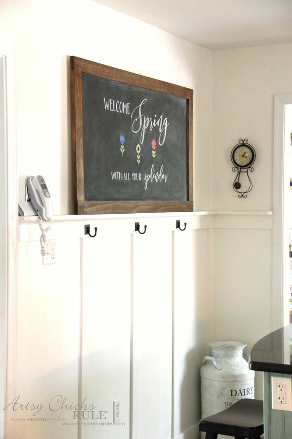 DIY Farmhouse Inspired Chalkboard - Farmhouse Kitchen - artsychicksrule
