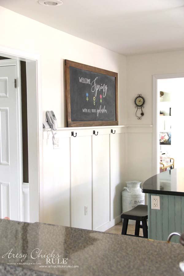 DIY Farmhouse Inspired Chalkboard - Farmhouse Kitchen Chalkboard - artsychicksrule