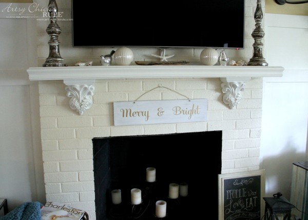 EASY DIY Merry and Bright Sign - Thrifty Makeover SO EASY - artsychicksrule