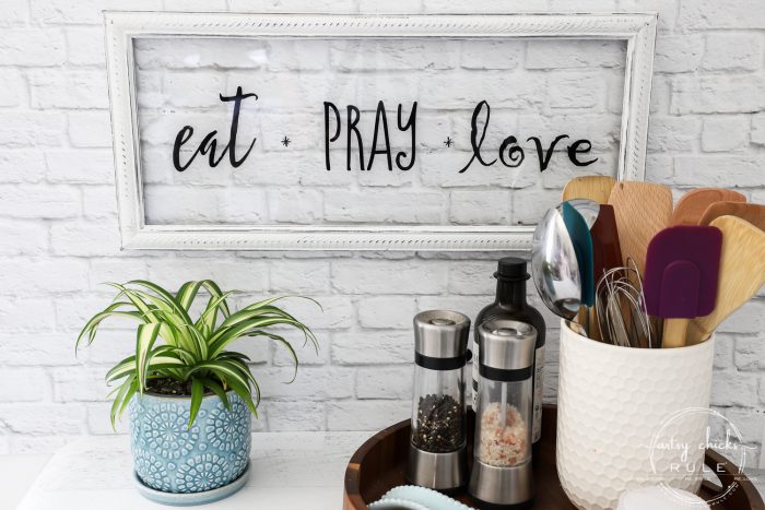 Eat Pray Love Sign (and FREE printable!!)