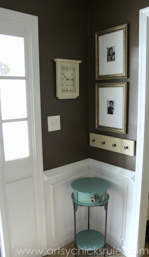 Foyer - Corner with Chalk Painted Table- Wall Color- Sherwin Williams - Kaffee - SW6104 - artsychicksrule.com