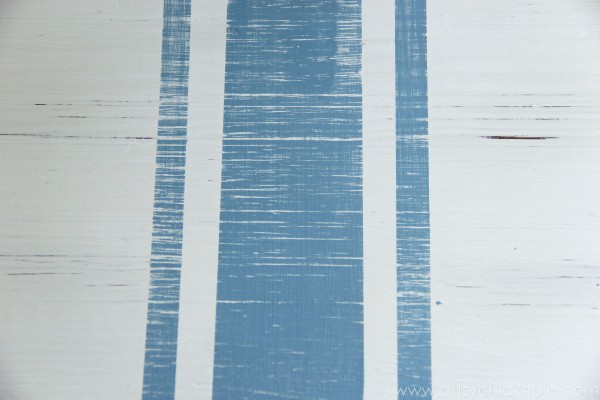 Grain Sack Table Makeover - Up Close Stripes - #chalkpaint #milkpaint #grainsack - artsychicksrule.com