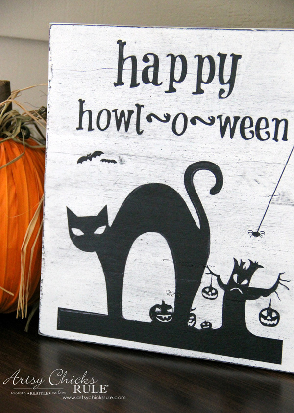 DIY Halloween Sign & No Sew Flag