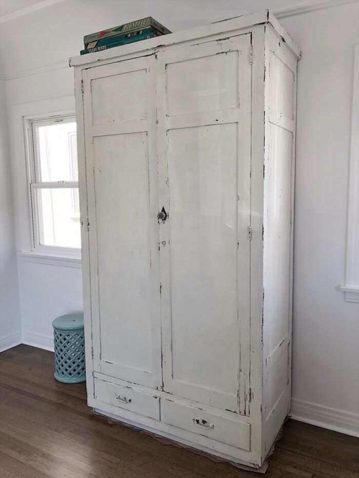 white antique cabinet