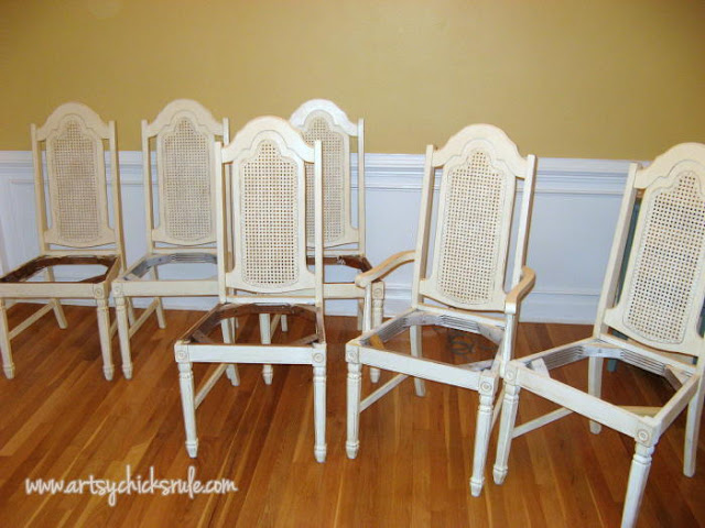 ASCP Old White painted dining chairs: Artsy Chicks Rule