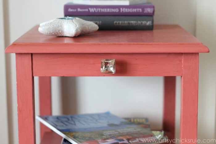 Thrifty Side Table Makeover (Annie Sloan Chalk Paint)