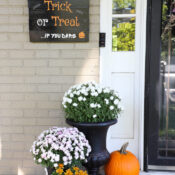 Trick or Treat Sign (if you dare!)