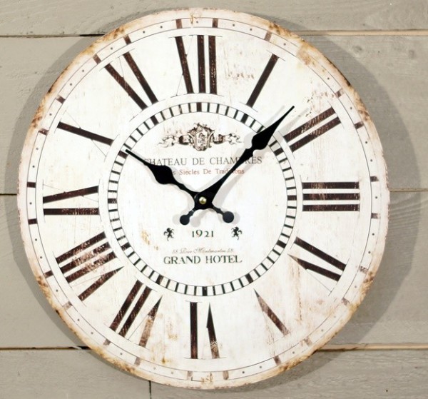 wood-round-clock-white